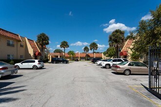 The Colony At San Jose in Jacksonville, FL - Building Photo - Building Photo