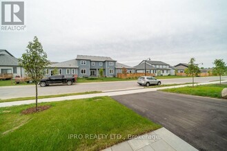 44 Campbell Cres in Prince Edward, ON - Building Photo - Building Photo