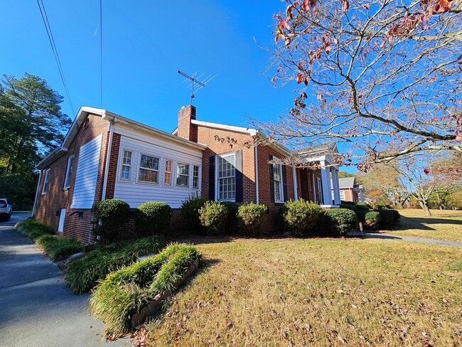 541 W Sumter St in Shelby, NC - Building Photo - Building Photo