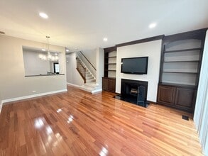 308 Glen Leven Ct in Schaumburg, IL - Building Photo - Building Photo
