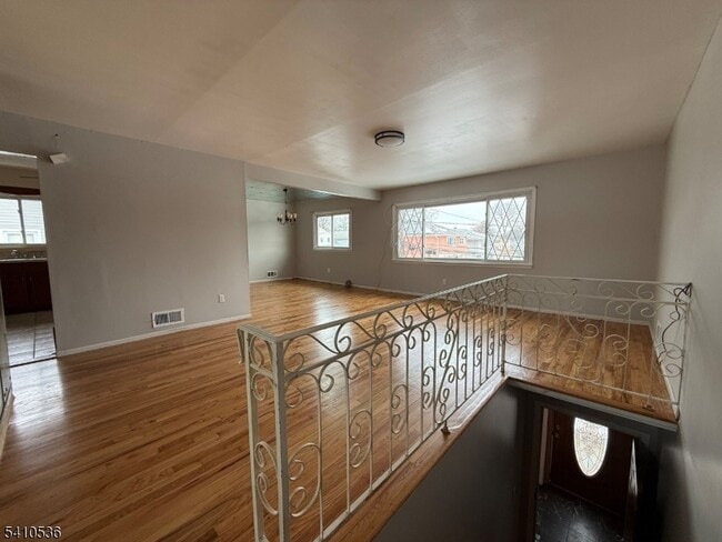 17 Daka Ct in Bloomfield, NJ - Building Photo - Building Photo