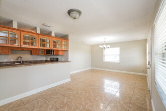 6624 N Cameron Ave in Tampa, FL - Building Photo - Building Photo