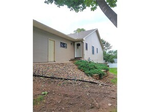 832 Laurel Ave in Hudson, WI - Building Photo - Building Photo
