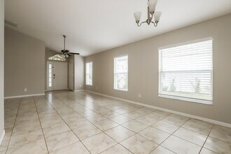 14911 Stag Creek Cir in Lutz, FL - Building Photo - Building Photo