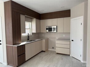 2206 Corales St in Mission, TX - Building Photo - Building Photo