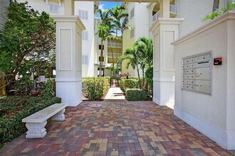275 NW Flagler Ave, Unit 204 in Stuart, FL - Building Photo - Building Photo