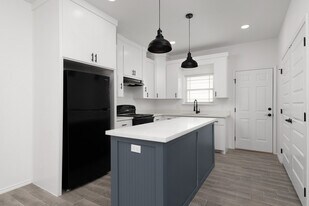 405 Lion's Villa AV in La Feria, TX - Building Photo