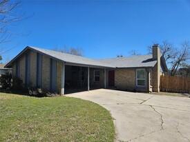 117 Stubblefield Dr, Unit A in Elgin, TX - Building Photo