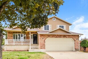 1433 W 1800 N in Clinton, UT - Building Photo
