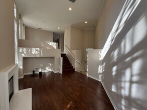 3405 S Main St in Santa Ana, CA - Building Photo - Building Photo