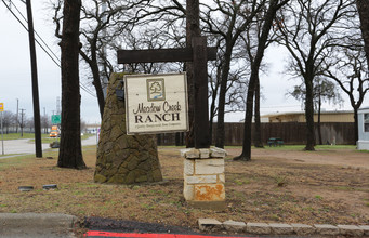 Meadow Creek Ranch in Irving, TX - Building Photo - Building Photo