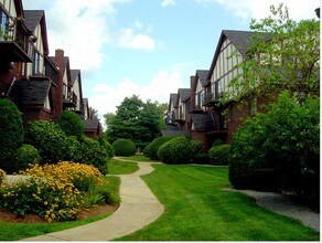 Rivers Edge in Waterbury, CT - Foto de edificio - Building Photo