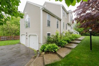 21 Russo Dr in Marlborough, MA - Building Photo - Building Photo