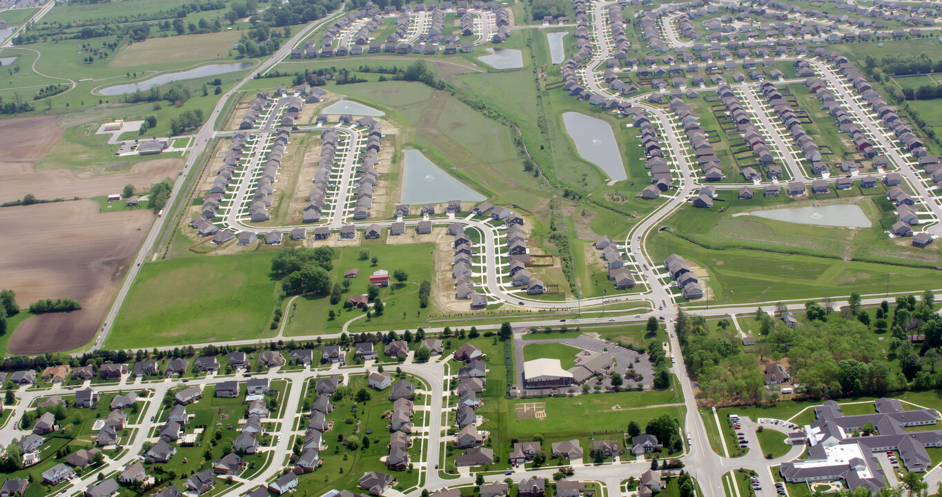 1144 Cherry Tree Ln in Greenwood, IN - Building Photo