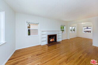6506 W 82nd St in Los Angeles, CA - Building Photo - Building Photo