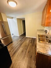 121 Lincoln Ct in Elyria, OH - Building Photo - Building Photo