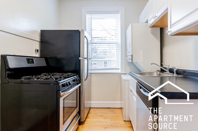 property at 4218 N Clark St