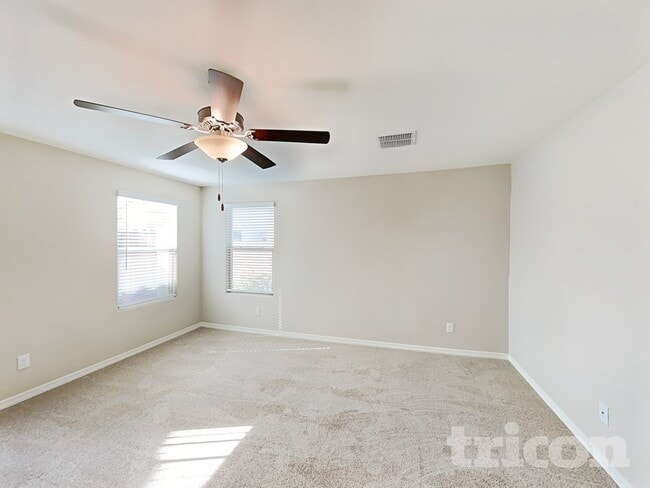 8023 W Albeniz Pl in Phoenix, AZ - Building Photo - Building Photo