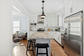 134A Montauk Hwy in Westhampton, NY - Building Photo - Building Photo