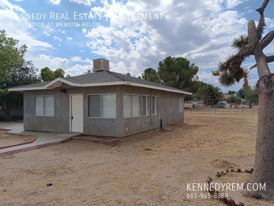 43310 51st St W in Lancaster, CA - Building Photo