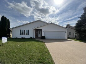 312 E Main St in Epworth, IA - Building Photo