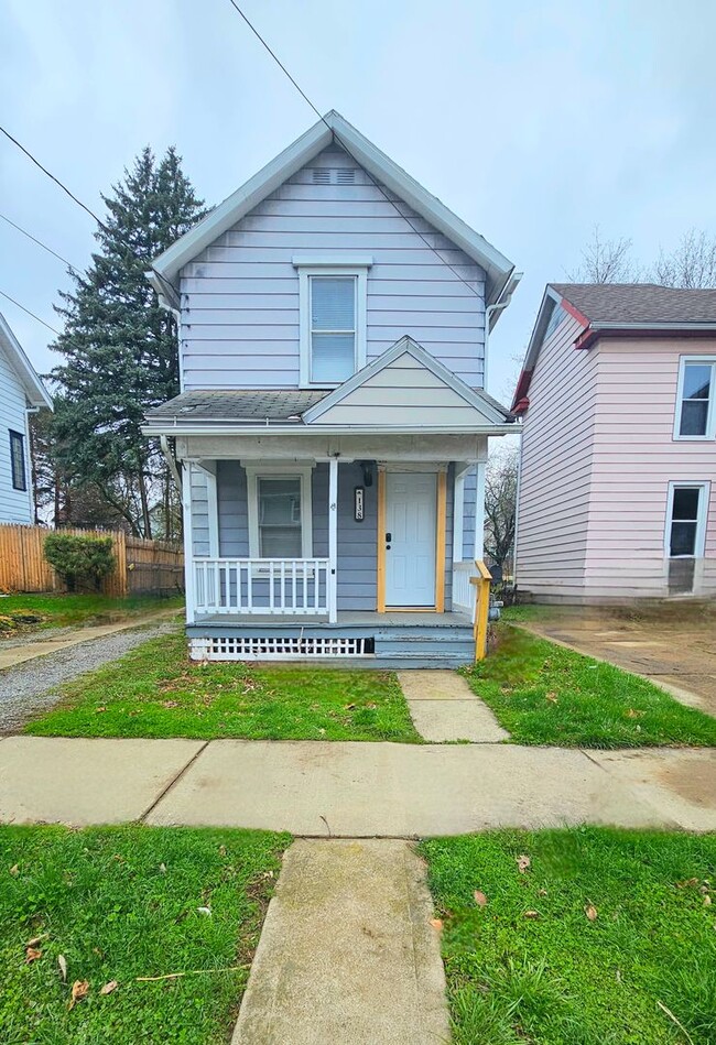 138 Poplar St in Mansfield, OH - Foto de edificio - Building Photo