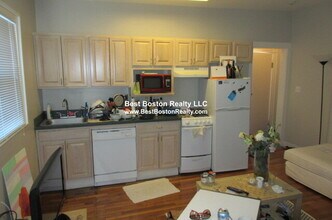 20 John F. Kennedy St, Unit 7 in Cambridge, MA - Foto de edificio - Building Photo