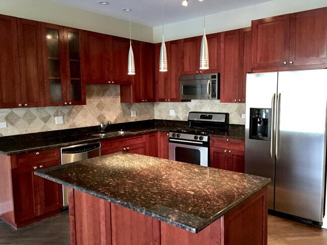 2255 W Wabansia Ave in Chicago, IL - Building Photo - Building Photo