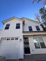 305 Clarus Crk Wy in Travelers Rest, SC - Building Photo