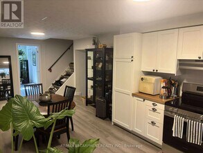 19 Pavarotti Ct in Hamilton, ON - Building Photo - Building Photo
