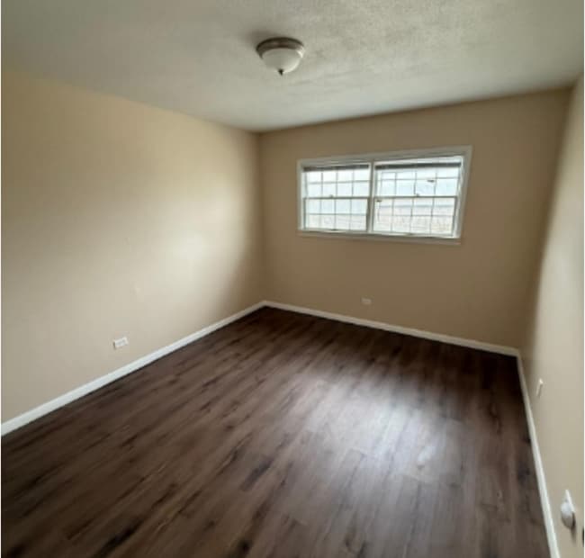 property at 117 S Elder Ln