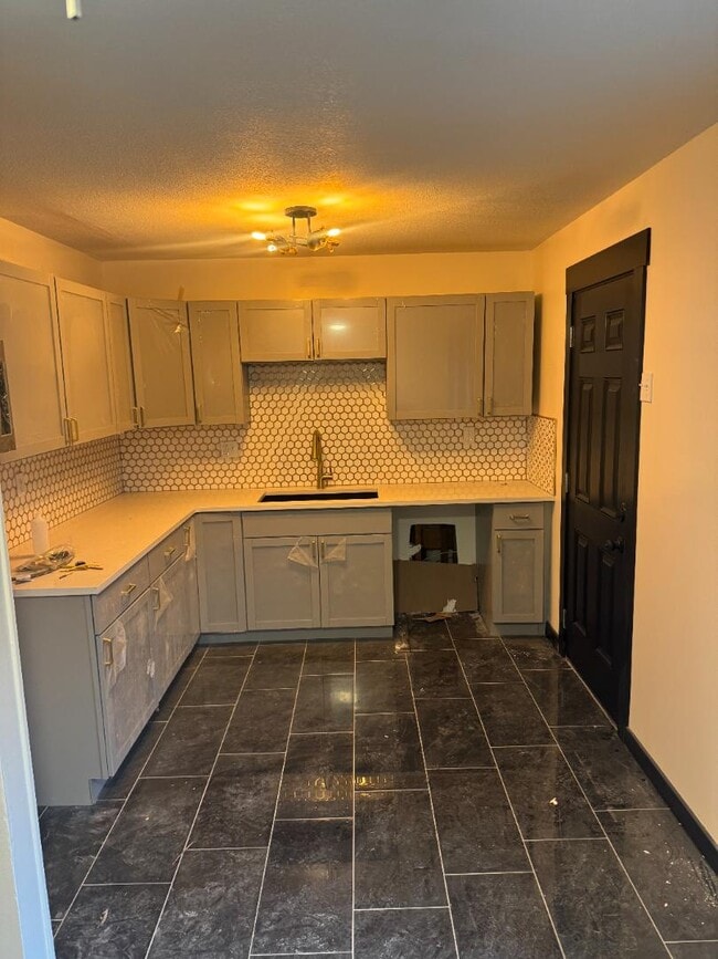 3140 SW Crest Dr in Topeka, KS - Building Photo - Building Photo