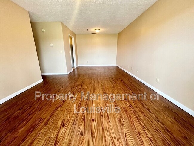 Mason Manor Apartments in Salem, IN - Foto de edificio - Building Photo