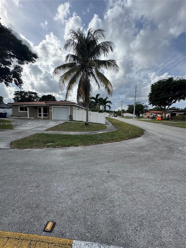 640 N 71st Terrace in Hollywood, FL - Building Photo - Building Photo