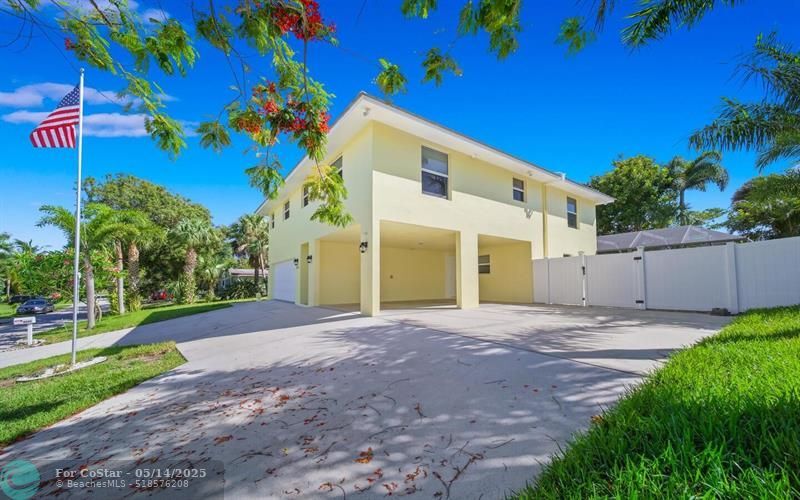 4255 NE Sunset Dr in Jensen Beach, FL - Building Photo