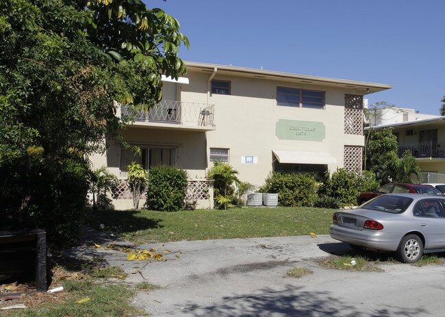 Ramini Villas in Miami, FL - Foto de edificio - Building Photo