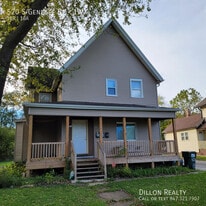 520 S Genesee St in Waukegan, IL - Building Photo