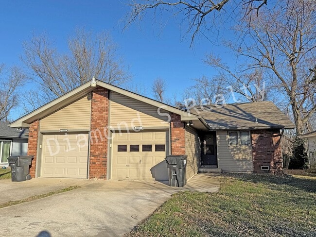 2335 W Farm Rd 164 in Springfield, MO - Building Photo - Building Photo