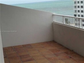 199 Ocean Dr in Key Biscayne, FL - Building Photo - Building Photo