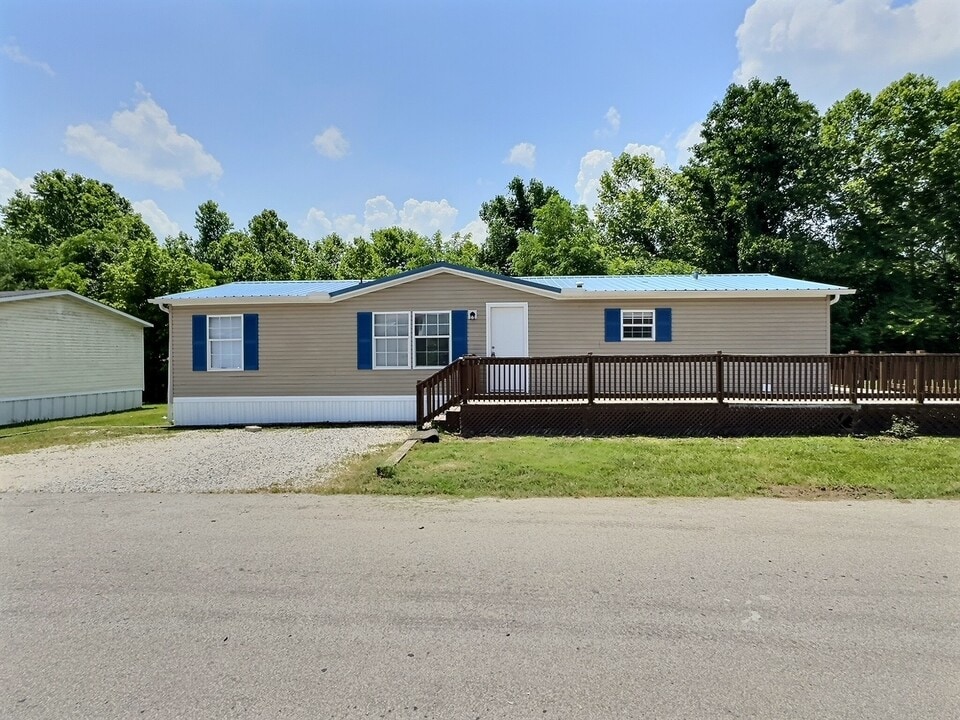 953 Lucky Lane in Barboursville, WV - Building Photo