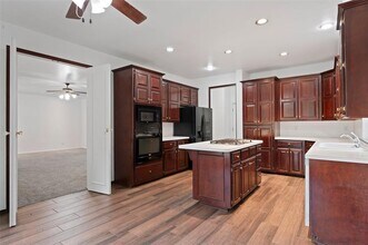 205 Berkshire Dr in Edmond, OK - Building Photo - Building Photo