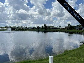 420 Hidden Cove Rd in North Fort Myers, FL - Building Photo