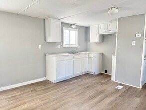 203 W Conyers Ave in Florence, SC - Building Photo - Building Photo