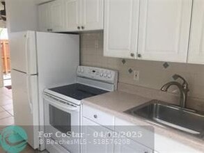231 NE 24th Ave in Pompano Beach, FL - Building Photo - Building Photo