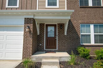 1392 Soaring Way in Maineville, OH - Building Photo - Building Photo