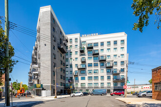 Pinnacle Condominiums in Brooklyn, NY - Building Photo - Building Photo