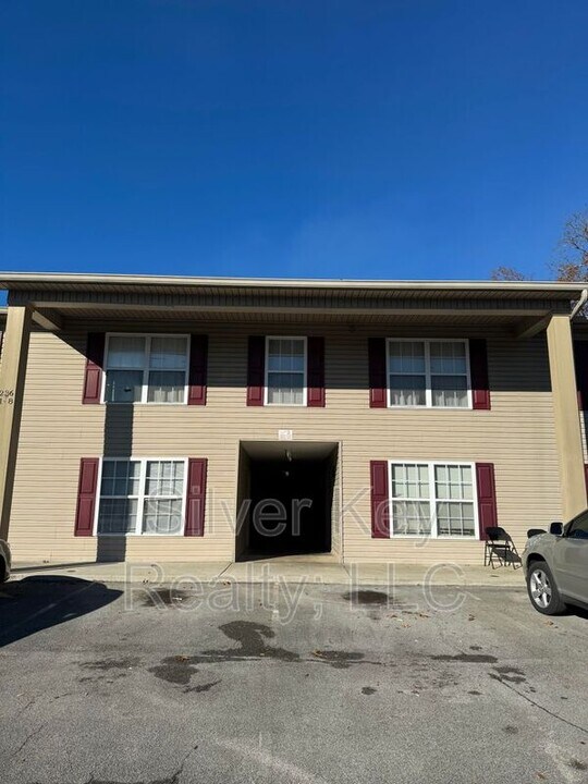 236 Willow Creek Drive in Madisonville, TN - Building Photo