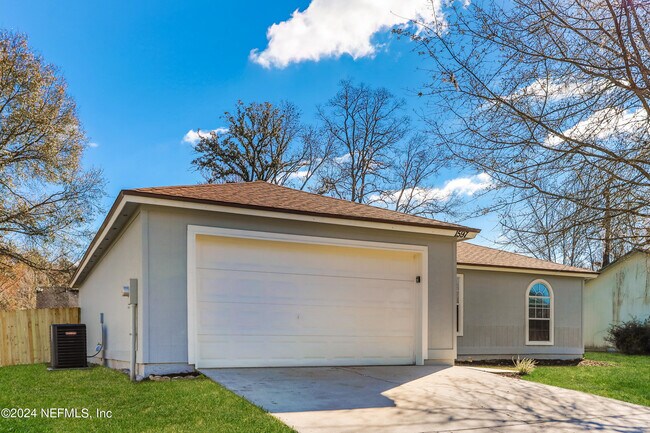 1597 Twin Oak Dr W in Middleburg, FL - Building Photo - Building Photo