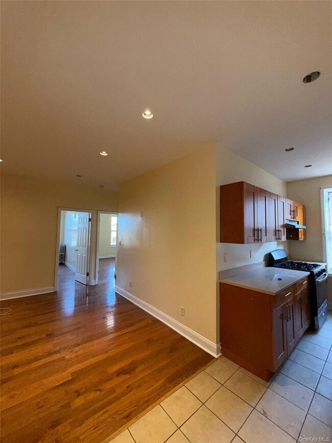 132 E 52nd St in Brooklyn, NY - Building Photo - Building Photo