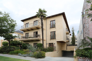 144 S Reeves Dr in Beverly Hills, CA - Building Photo